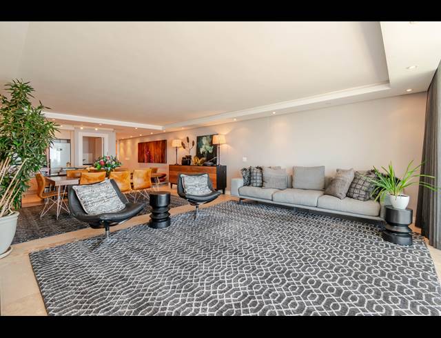 3 BEDROOM APARTMENT FOR SALE IN MOUILLE POINT